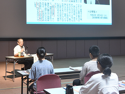 講話する浅野市長