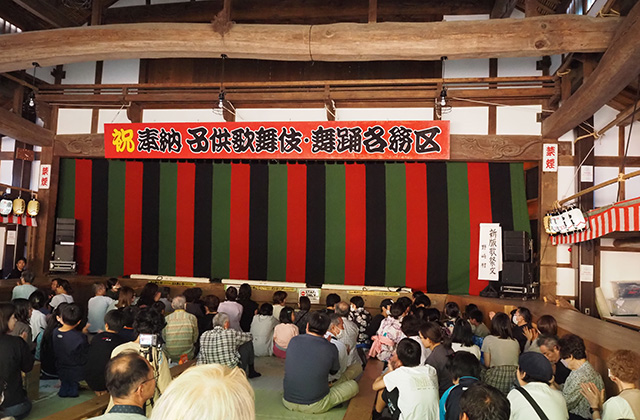 村国座子供歌舞伎の写真