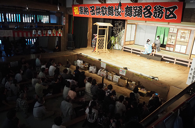 村国座子供歌舞伎の写真