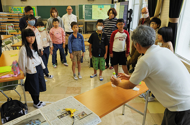 あつまれ！夢と学びのサイエンス教室2024「組み立て飛行機をつくろう」の写真