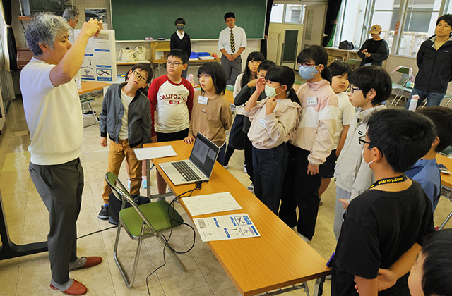 あつまれ！夢と学びのサイエンス教室2024「組み立て飛行機をつくろう」の写真