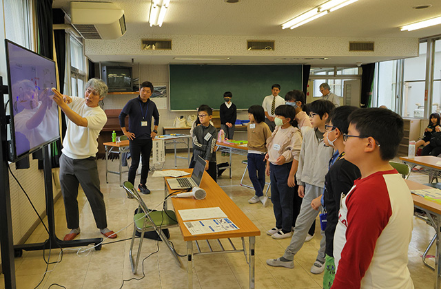 あつまれ！夢と学びのサイエンス教室2024「組み立て飛行機をつくろう」の写真