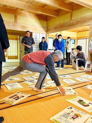 アイスブレイクでの「防災かるた」体験
