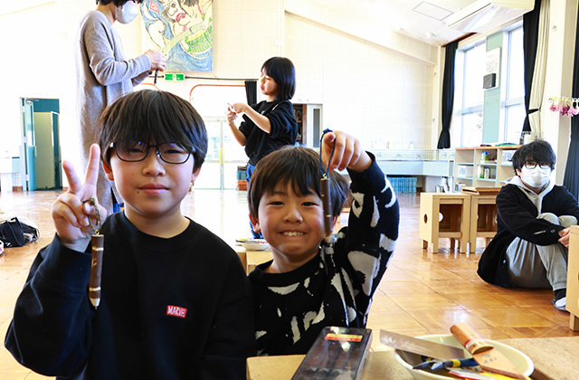 親子で挑戦！クラフト体験の写真