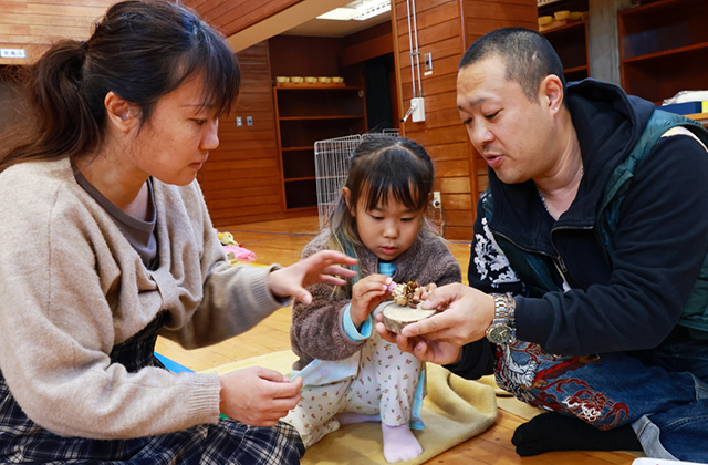親子で挑戦！クラフト体験の写真