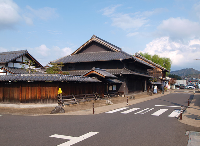 中山道鵜沼宿と大安寺川の桜並木の写真