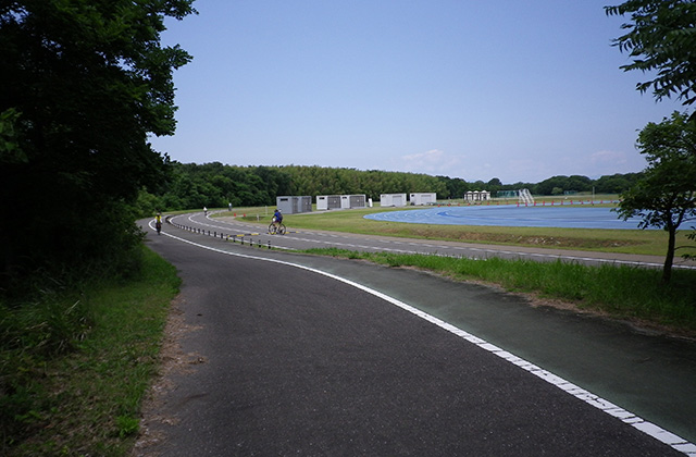 木曽川沿いのサイクリングロードの写真