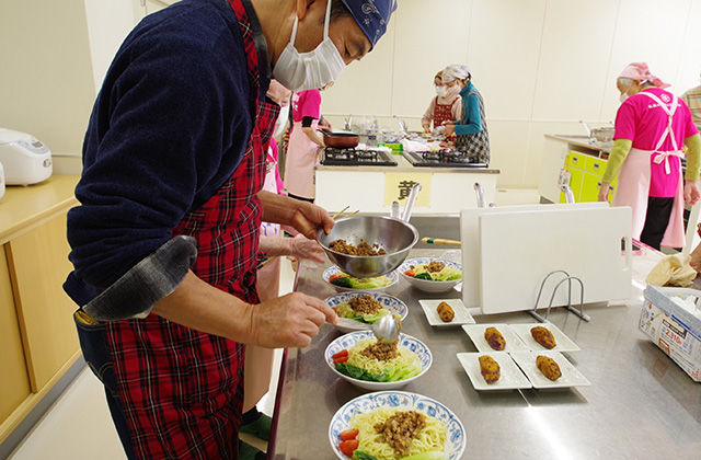 シニアからはじめるフレイル予防料理教室「麺処ふれらんち」の写真