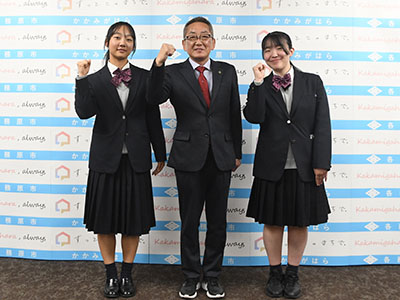 市内在住メンバーらと浅野市長