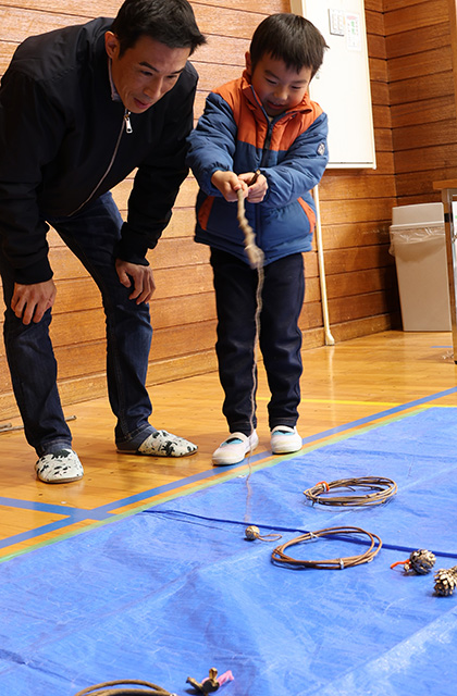 親子で挑戦 クラフト体験の写真