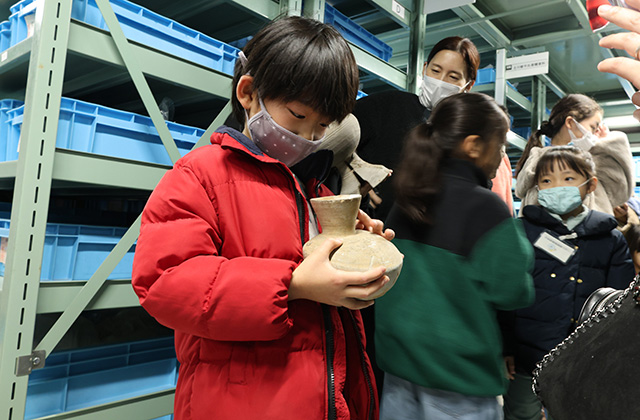 中央図書館探検ツアーの写真