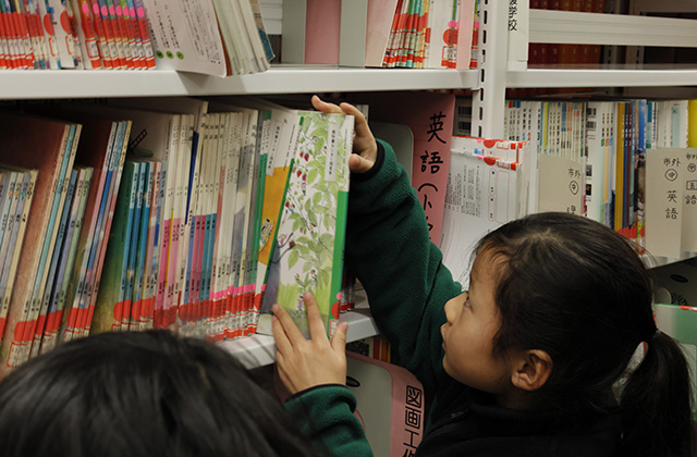 中央図書館探検ツアーの写真