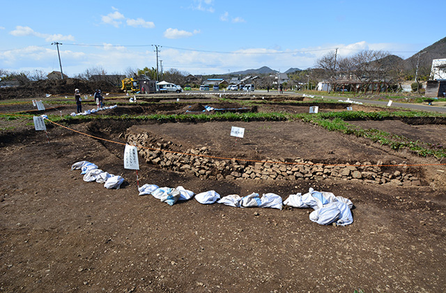 洞ひさご塚古墳発掘調査現地説明会の写真