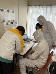 健康測定機器使用の様子