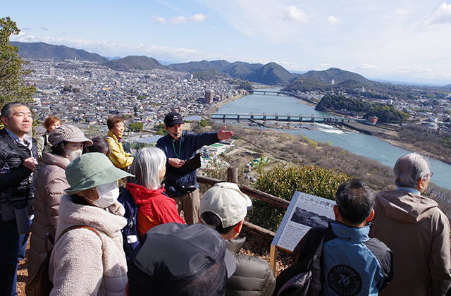 野外セミナー「伊木山から鵜沼城を望む！」の写真
