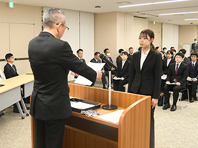 辞令交付式の様子