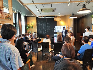 まちのあつまりのようす