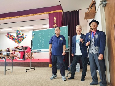 各務原市フレイル予防健康会の真野さん、みんなのマジック各務原の廣井さん、鵜飼さん