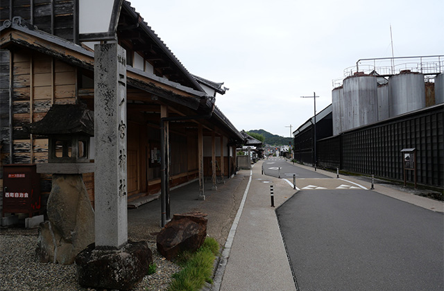 中山道鵜沼宿の家並みの写真