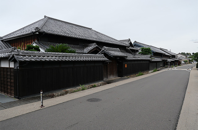 中山道鵜沼宿の家並みの写真
