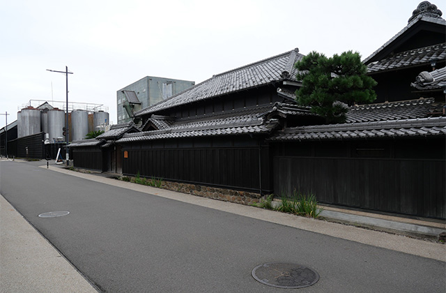 中山道鵜沼宿の家並みの写真