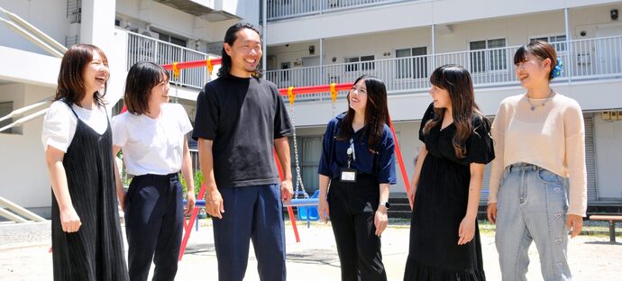 学生のアイデアで市営団地に新たな風を。