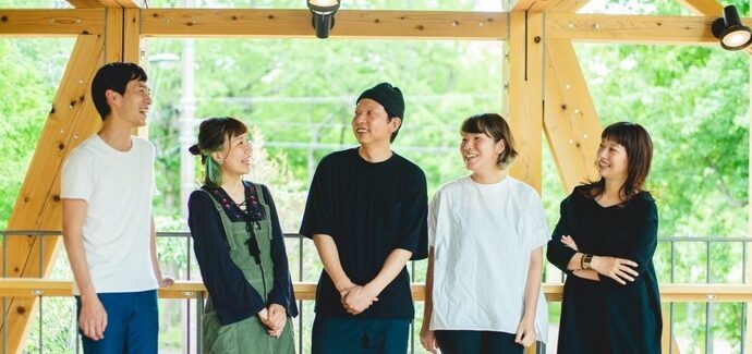 写真、陶芸、絵画、デッサン。 アートを体験し、感性を磨く実験的なアート講座。