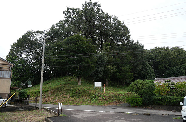 皆楽座と坊の塚古墳、鵜沼羽場町の情緒ある町並みの写真