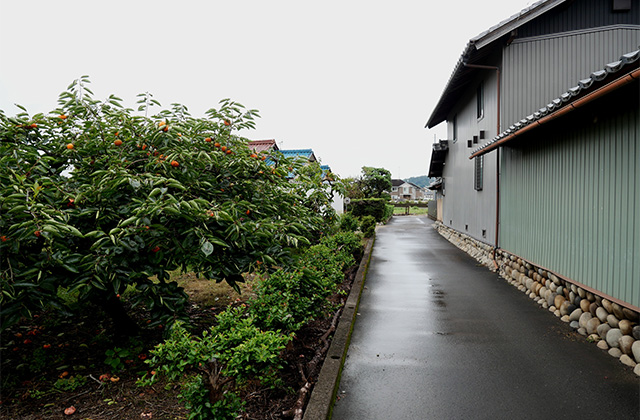 皆楽座と坊の塚古墳、鵜沼羽場町の情緒ある町並みの写真