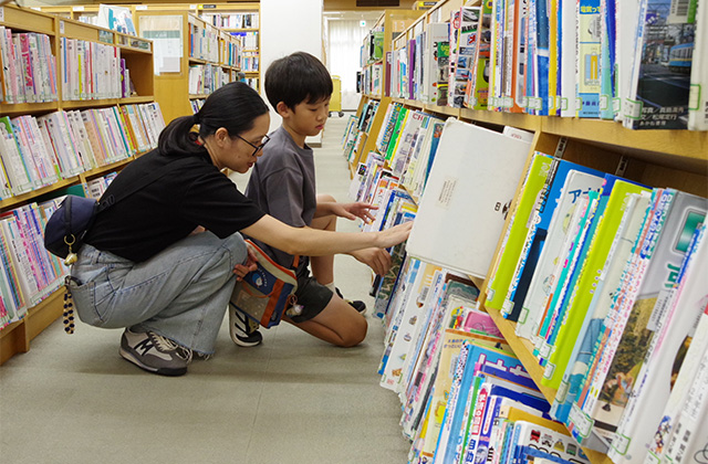 図書館おしごと体験の写真
