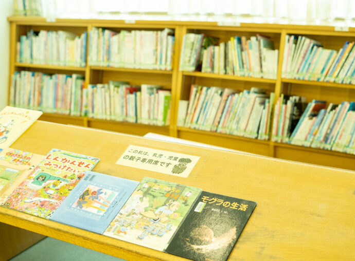 各務原市立中央図書館3